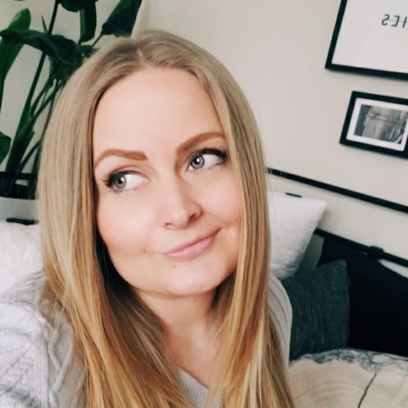 Meet your Posher, Julie - Picture 1 of 1